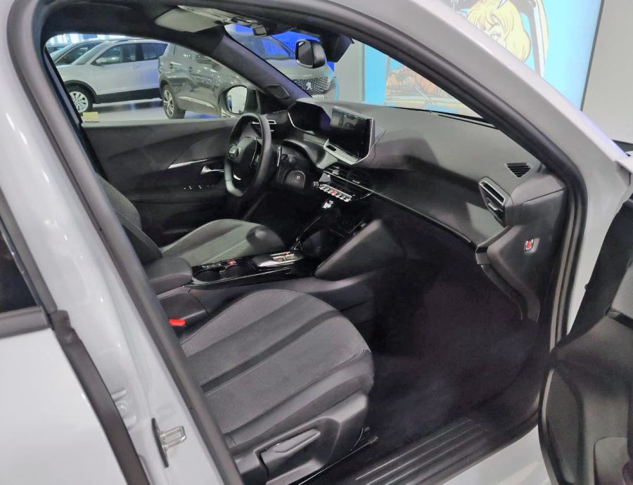 oferta-peugeot-2008-gasolina-130-cv-blanco-tapicería